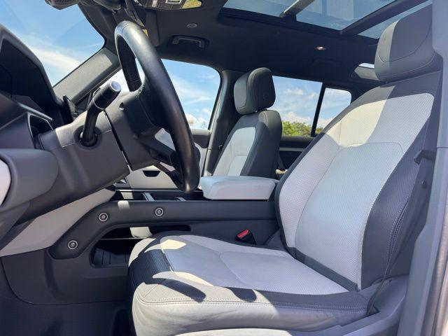 2023 Land Rover Defender 110 X-Dynamic SE