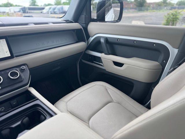 2024 Land Rover Defender 110 P400 S