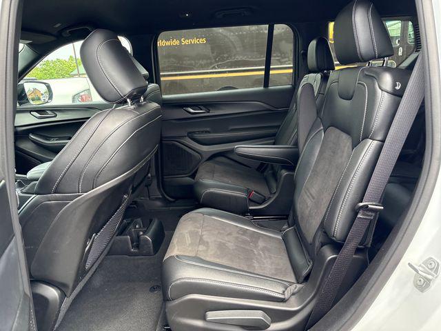 2024 Jeep Grand Cherokee L Altitude 4x4