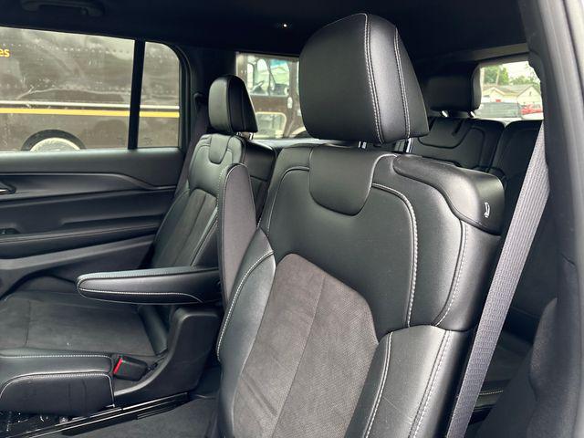 2024 Jeep Grand Cherokee L Altitude 4x4