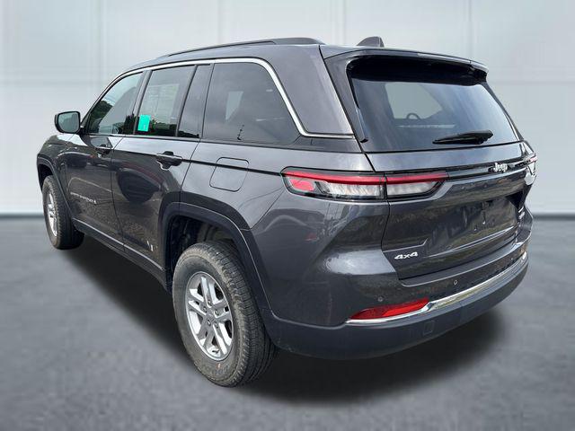 2024 Jeep Grand Cherokee Laredo 4x4