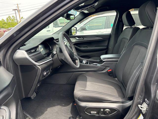 2024 Jeep Grand Cherokee Laredo 4x4