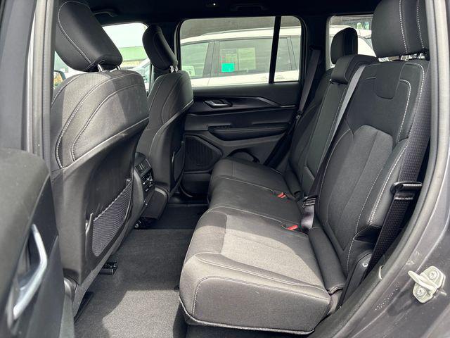 2024 Jeep Grand Cherokee Laredo 4x4
