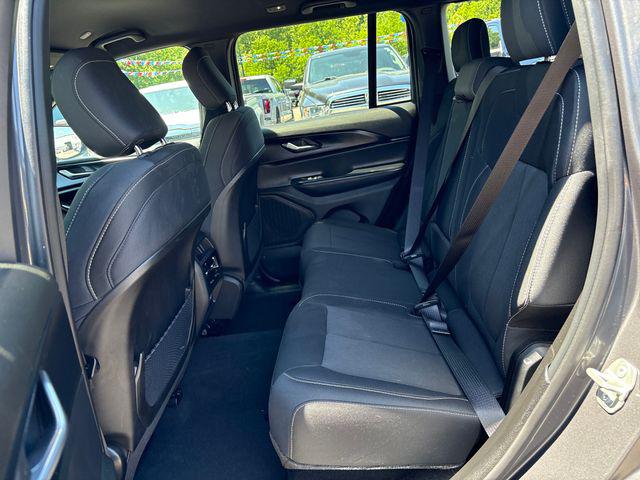 2024 Jeep Grand Cherokee Laredo 4x4