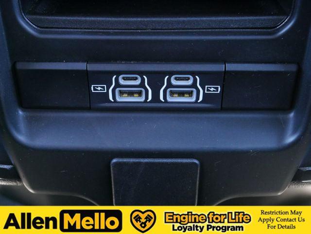 2023 Ram 1500 Big Horn Crew Cab 4x4 5'7" Box