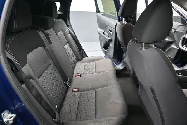 2025 Nissan Kicks SV FWD