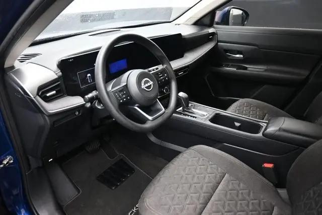 2025 Nissan Kicks SV FWD