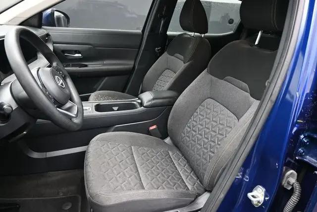 2025 Nissan Kicks SV FWD