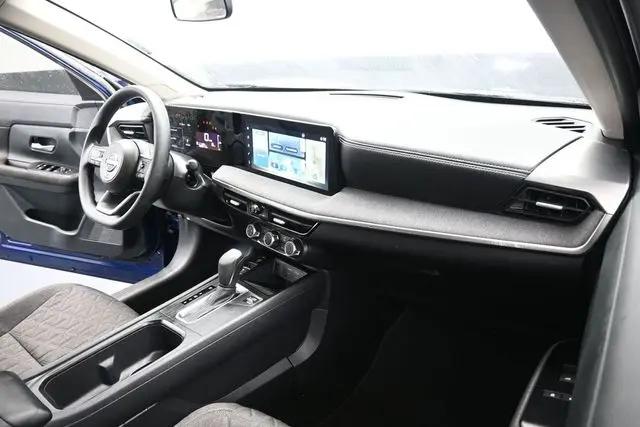 2025 Nissan Kicks SV FWD