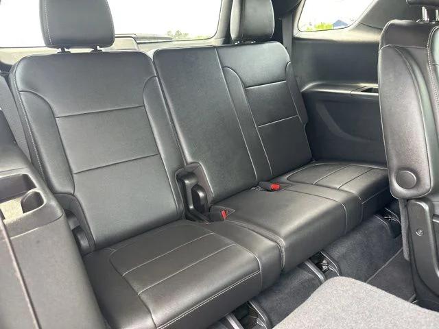 2023 Chevrolet Traverse AWD LT Leather