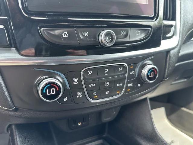 2023 Chevrolet Traverse AWD LT Leather