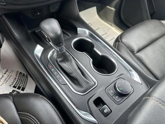 2023 Chevrolet Traverse AWD LT Leather