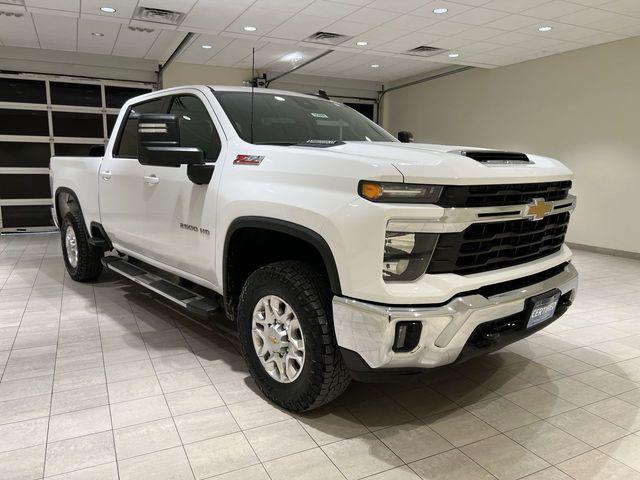 2024 Chevrolet Silverado 2500HD 4WD Crew Cab Standard Bed LT