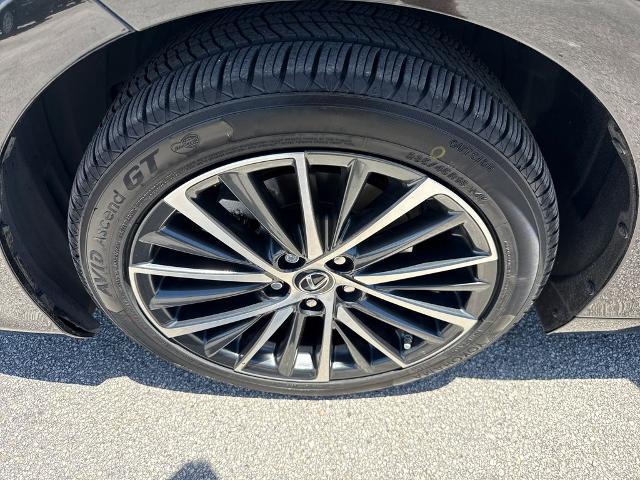2025 Lexus ES 300h Base