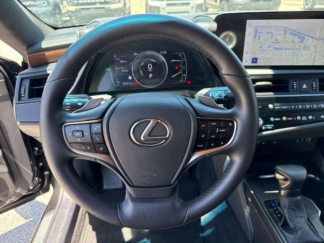 2025 Lexus ES 300h Base