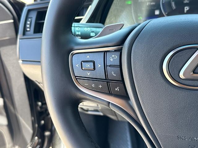 2025 Lexus ES 300h Base