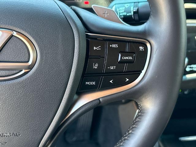 2025 Lexus ES 300h Base
