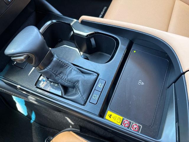 2025 Lexus ES 300h Base