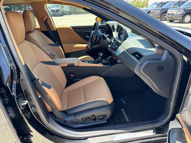 2025 Lexus ES 300h Base