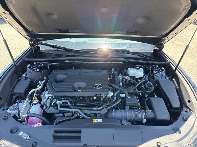 2025 Lexus ES 300h Base