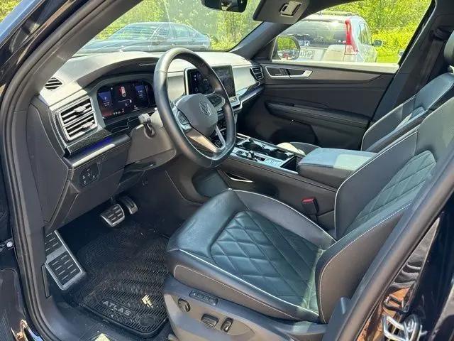2024 Volkswagen Atlas Cross Sport 2.0T SEL Premium R-Line