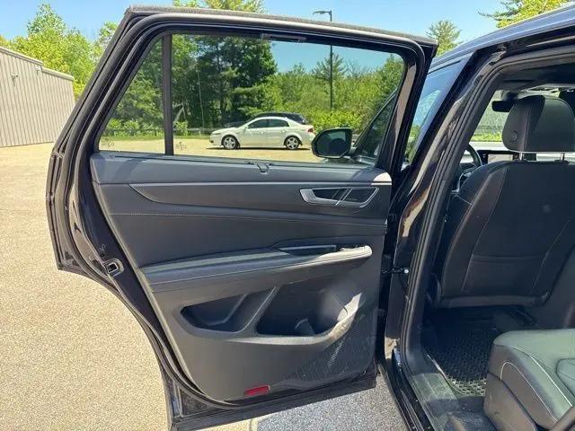 2024 Volkswagen Atlas Cross Sport 2.0T SEL Premium R-Line