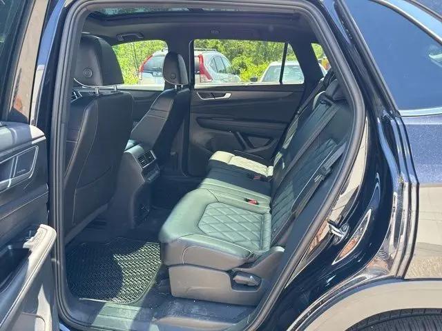 2024 Volkswagen Atlas Cross Sport 2.0T SEL Premium R-Line