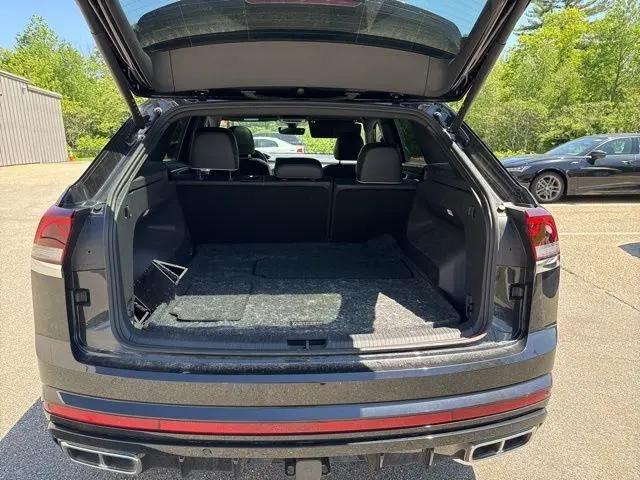 2024 Volkswagen Atlas Cross Sport 2.0T SEL Premium R-Line
