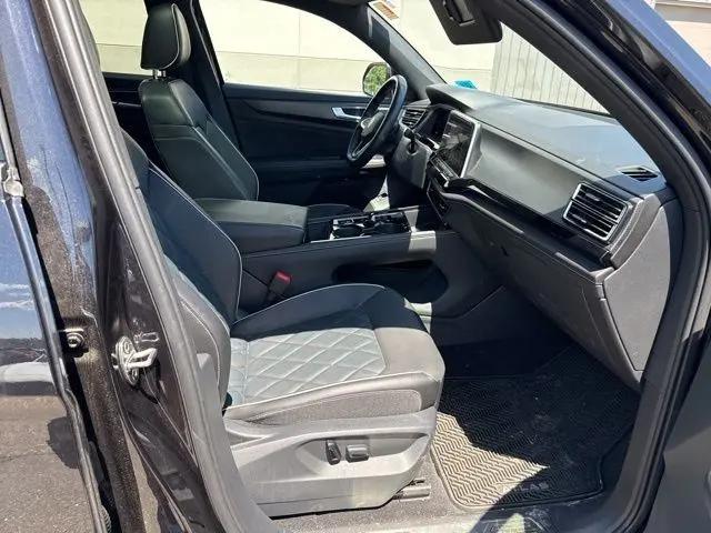 2024 Volkswagen Atlas Cross Sport 2.0T SEL Premium R-Line