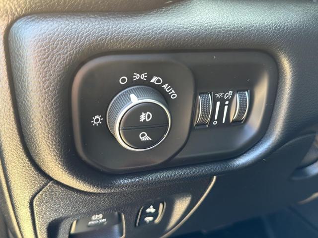 2021 Ram 1500 Laramie Crew Cab 4x2 5'7" Box