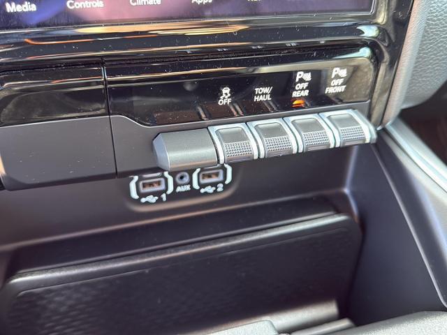 2021 Ram 1500 Laramie Crew Cab 4x2 5'7" Box