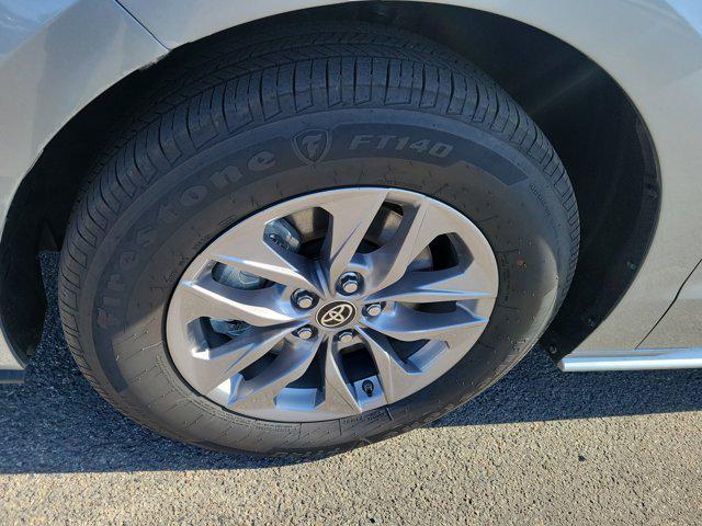 2025 Toyota Sienna LE