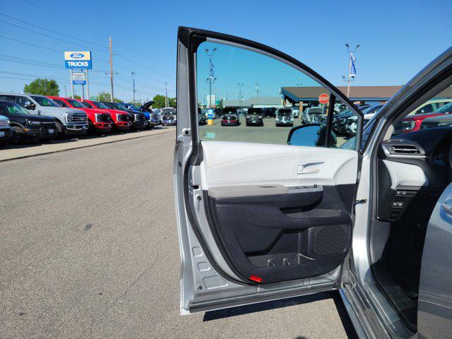 2025 Toyota Sienna LE