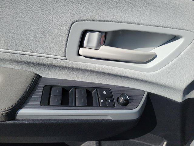 2025 Toyota Sienna LE