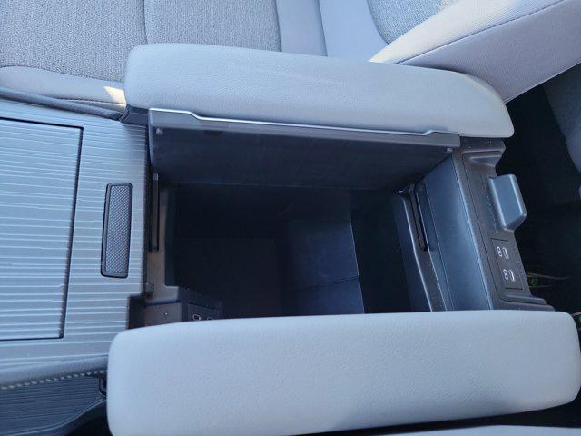 2025 Toyota Sienna LE