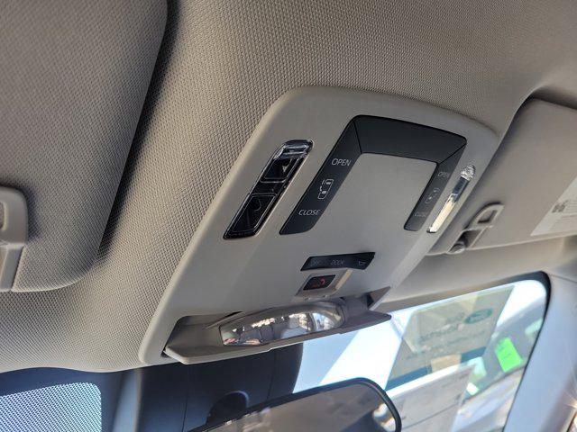 2025 Toyota Sienna LE