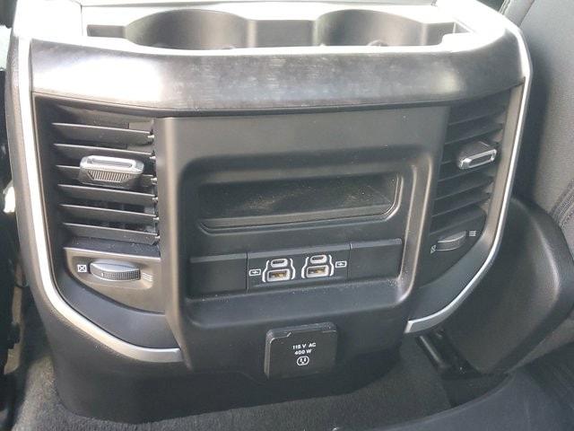 2022 Ram 1500 Big Horn Crew Cab 4x4 5'7" Box
