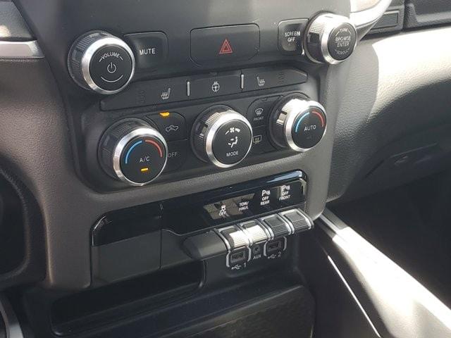 2022 Ram 1500 Big Horn Crew Cab 4x4 5'7" Box