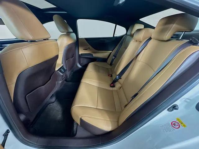 2019 Lexus ES 350 Luxury