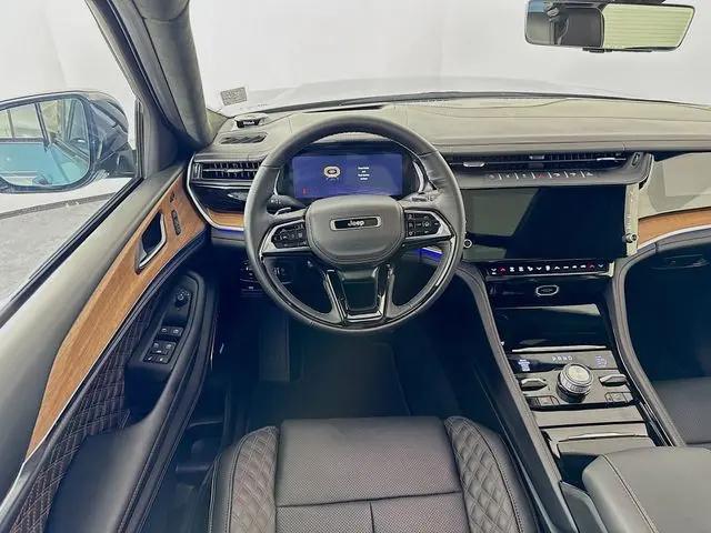 2026 Jeep Grand Cherokee Summit 4x4