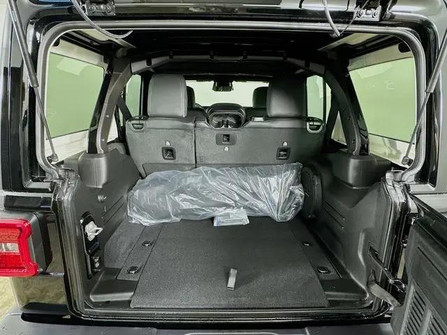 2026 Jeep Wrangler 4-Door Sahara 4x4