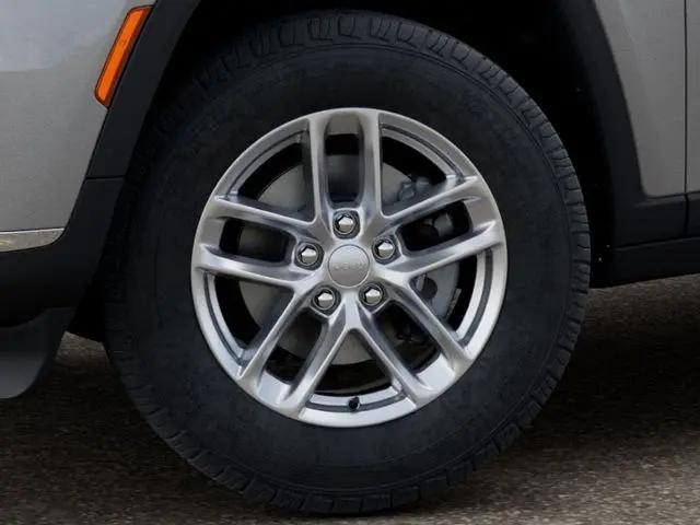 2026 Jeep Grand Cherokee L Laredo 4x2