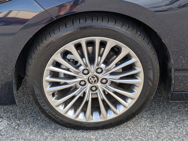 2022 Toyota Avalon Limited Hybrid