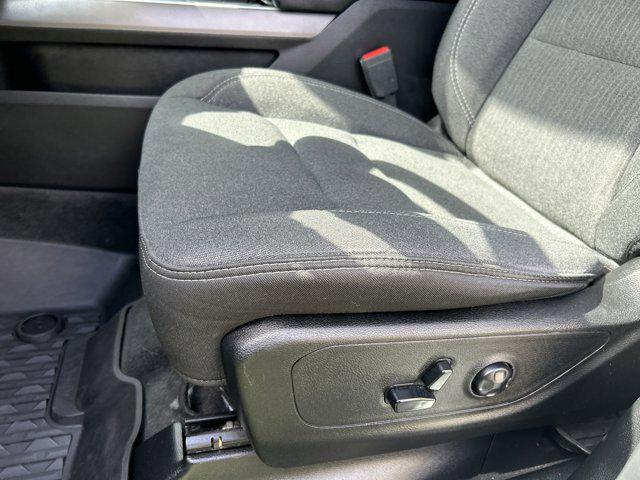 2020 Ram 1500 Big Horn Crew Cab 4x4 5'7" Box