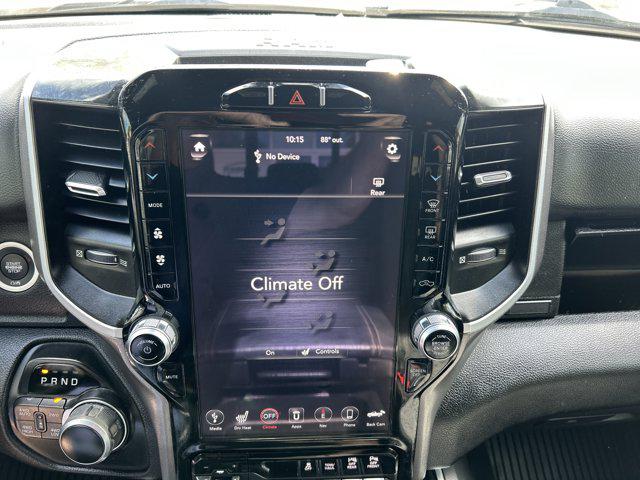 2020 Ram 1500 Big Horn Crew Cab 4x4 5'7" Box