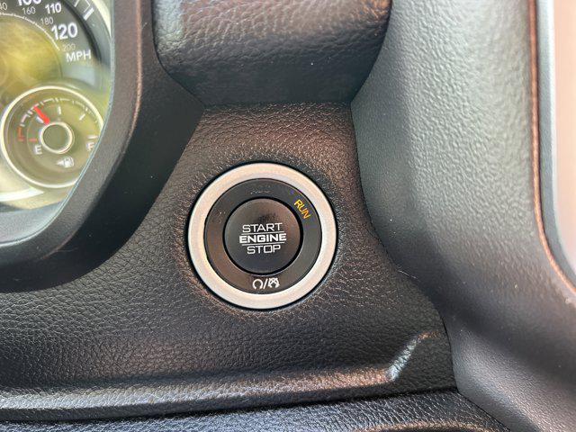 2020 Ram 1500 Big Horn Crew Cab 4x4 5'7" Box