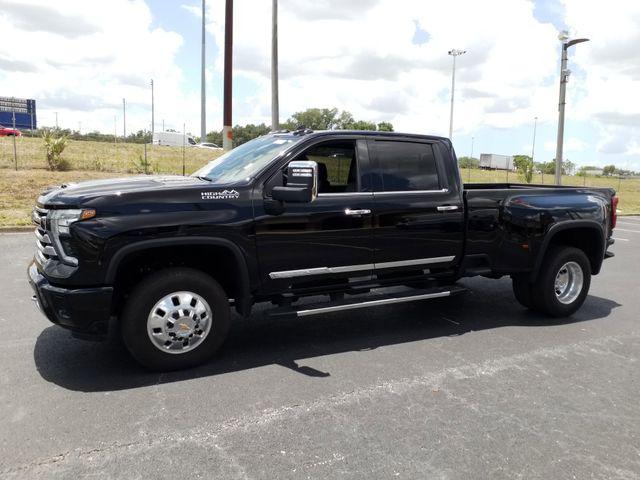 2025 Chevrolet Silverado 3500HD 4WD Crew Cab Long Bed High Country