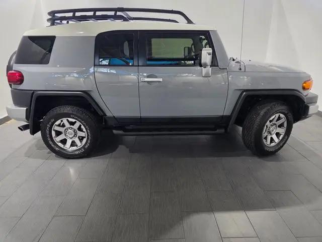 2014 Toyota FJ Cruiser Base