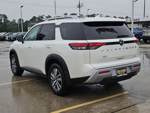 2024 Nissan Pathfinder SL FWD