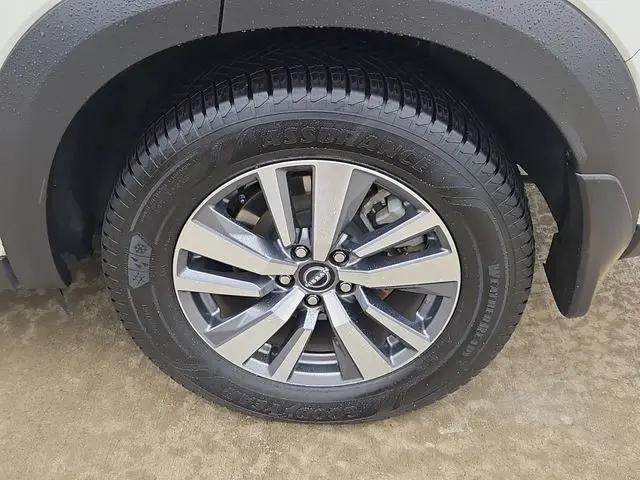 2024 Nissan Pathfinder SL FWD